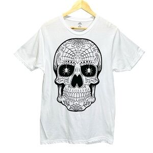 Halloween Men’s Size M White Skull Graphic Short Sleeve Tee